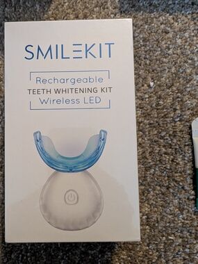 NWT Rechargeable Wireless LED Teeth Whitening Kit - Blue/White
